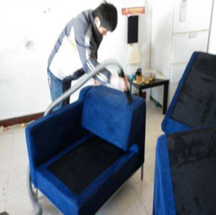 <a href=http://www.weiwenbanquan.com/ target=_blank class=infotextkey>廣州保潔公司</a>:椅子是怎么清洗的?